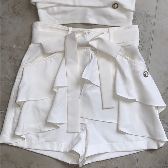 Cross HalterNeckTop wrapBelt and HighRise Shorts - Picture 8 of 12